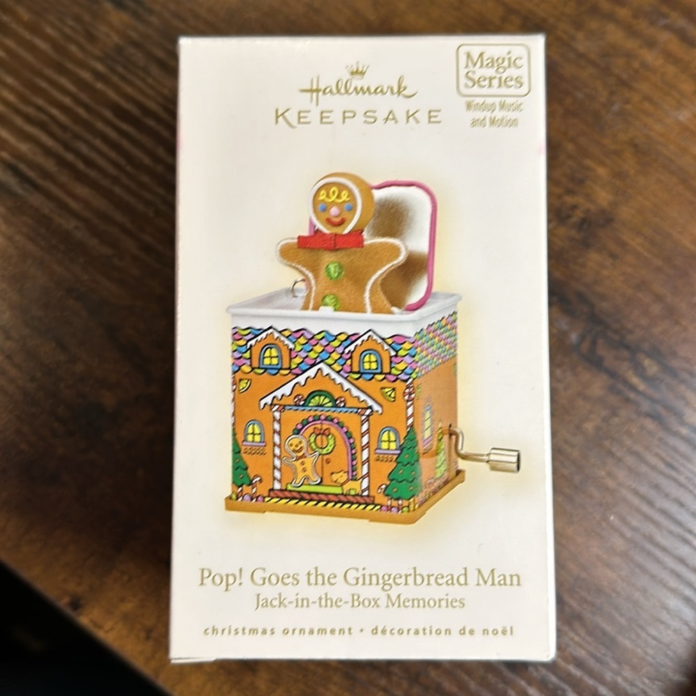 2008 Hallmark Keepsake Ornament Pop! Goes the Gingerbread Man, Jack-in-the-Box‌ - Picture 3 of 6